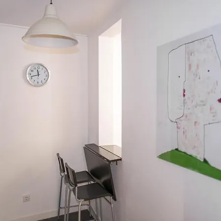 アパート Martires Da Patria リスボン